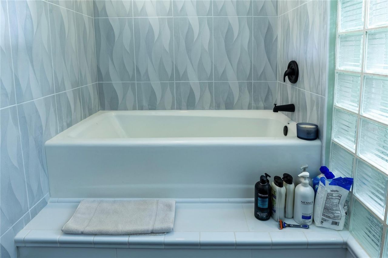 18220 Elmwood Drive, Alva, FL 33920 Photo