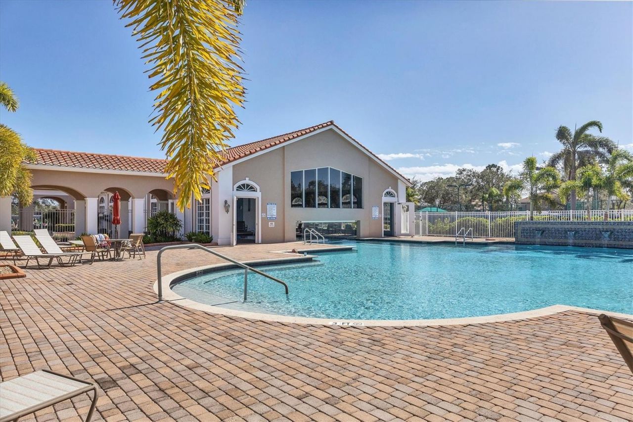 6312 41st Court E, Sarasota, FL 34243 Photo