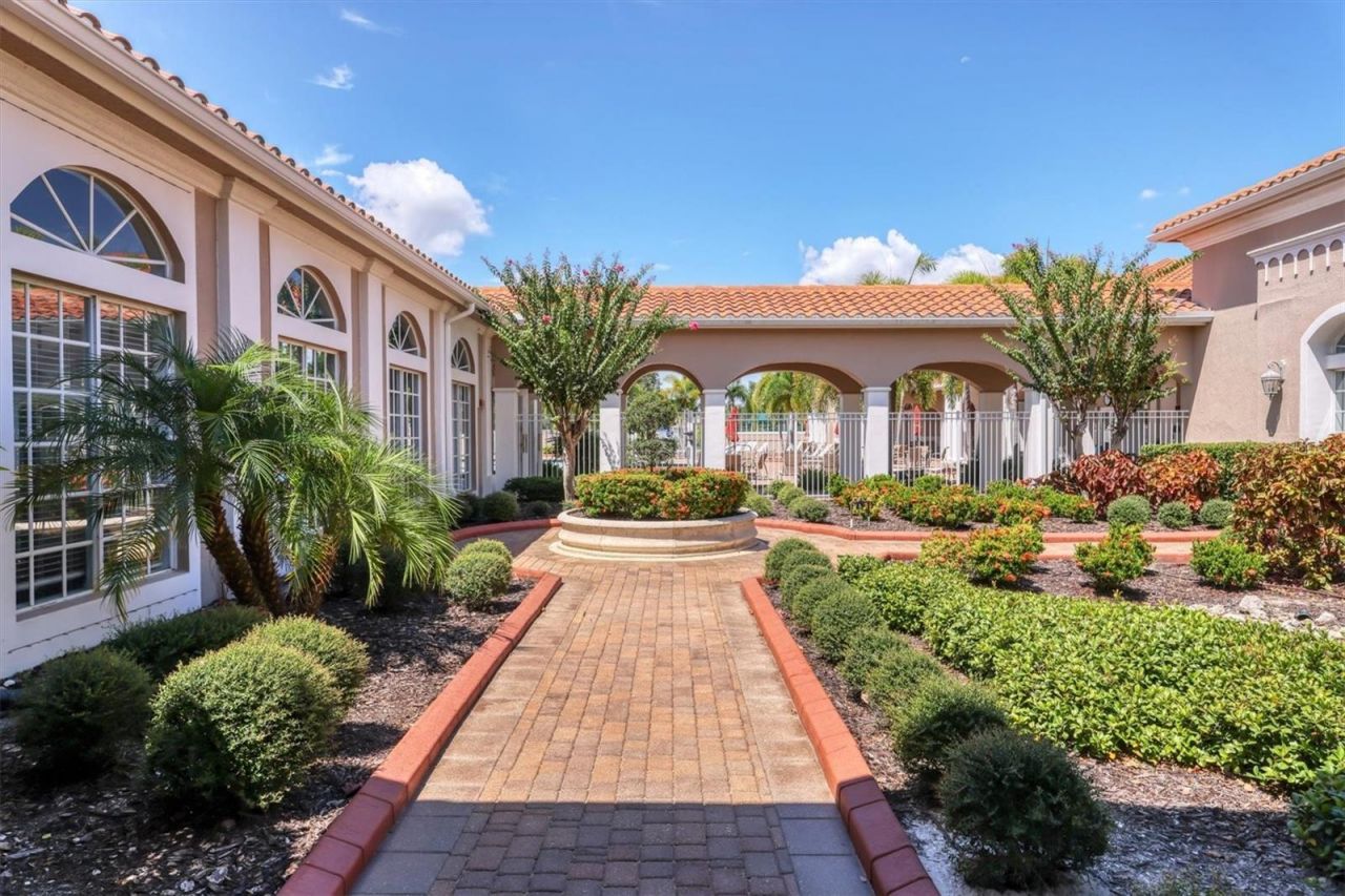 6312 41st Court E, Sarasota, FL 34243 Photo