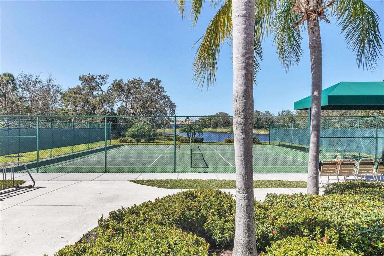 6312 41st Court E, Sarasota, FL 34243 Photo