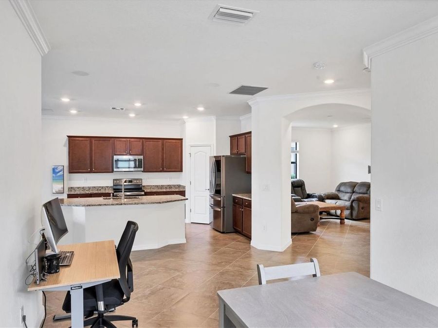 Property Image 100