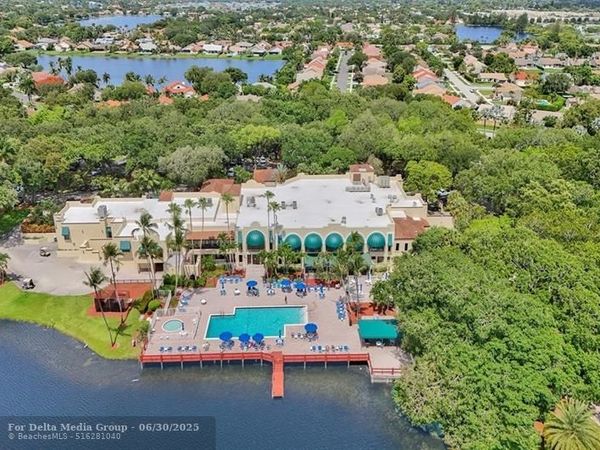 9480 Poinciana Pl, Unit 410, Davie, FL 33324