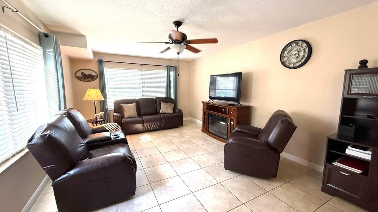 40 Essex Ct, Unit C, Royal Palm Beach, FL 33411 Photo