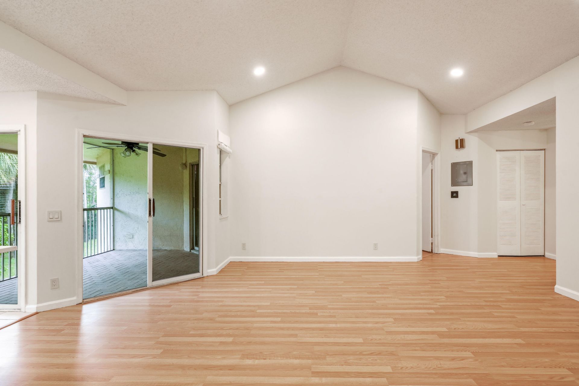 6508 Via Regina, Unit 4, Boca Raton, FL 33433 Photo