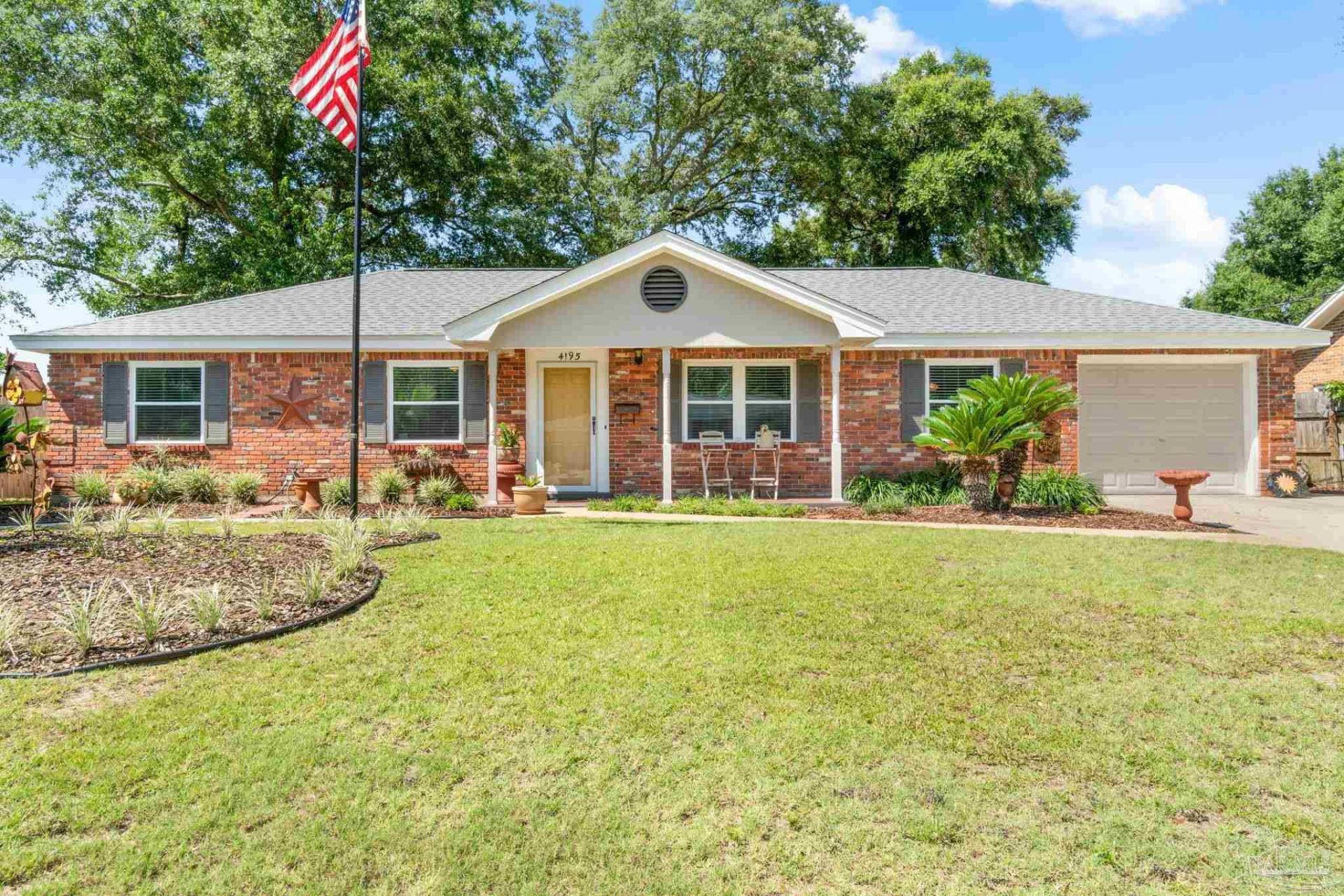 4195 Bonway Dr, Pensacola, FL 32504 Main Photo