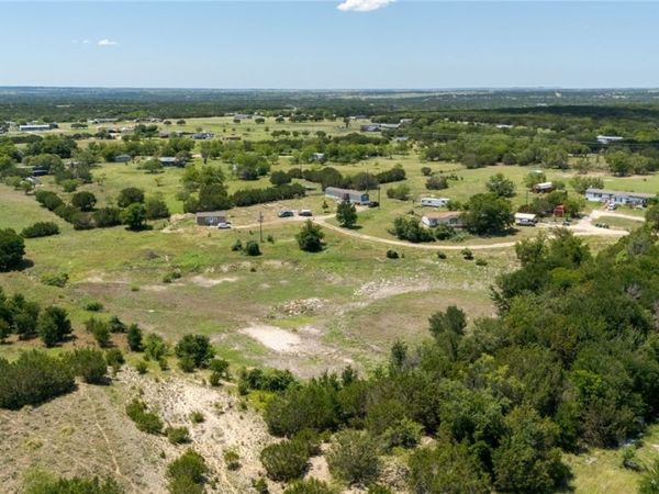 1039 Twin Mountain Road, Copperas Cove, TX 76522