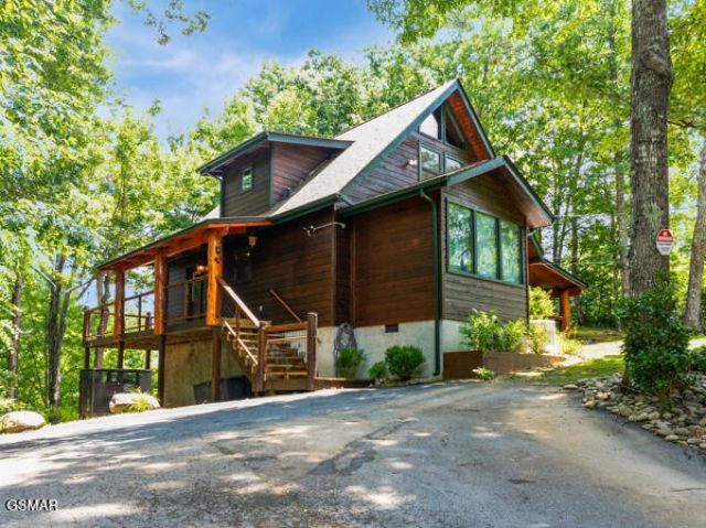514 Deer Path Lane, Gatlinburg, TN 37738 Main Photo