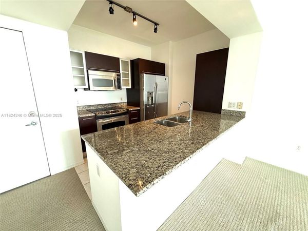 951 Brickell Ave, Unit 3703, Miami, FL 33131