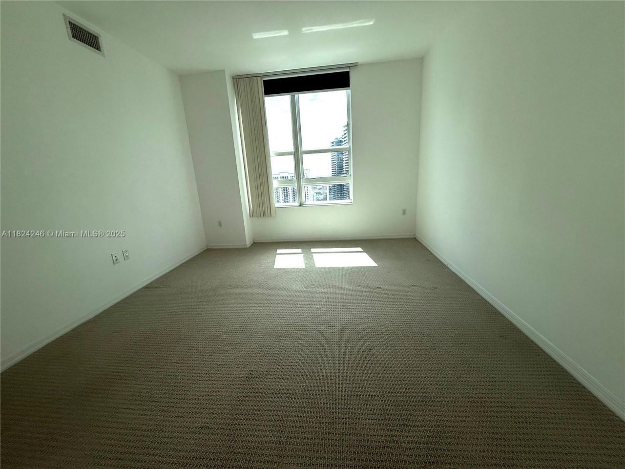 951 Brickell Ave, Unit 3703, Miami, FL 33131 Photo