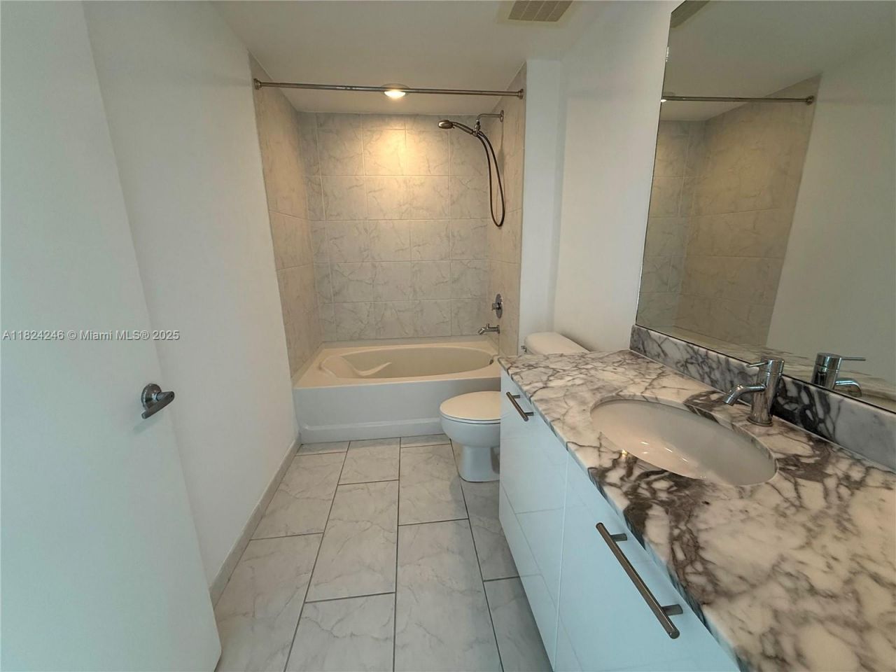 951 Brickell Ave, Unit 3703, Miami, FL 33131 Photo