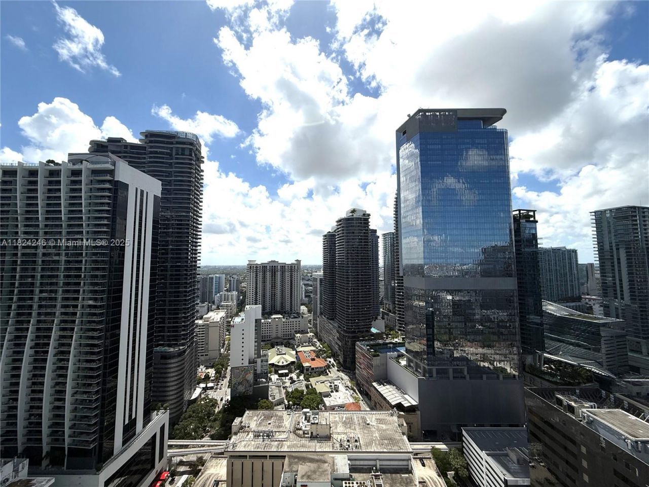 951 Brickell Ave, Unit 3703, Miami, FL 33131 Photo