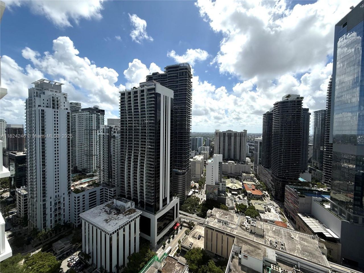 951 Brickell Ave, Unit 3703, Miami, FL 33131 Photo