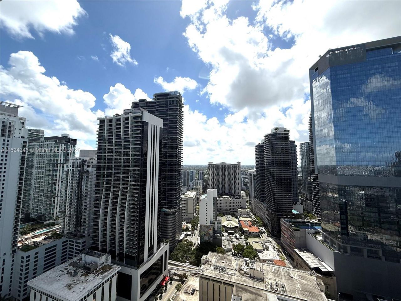 951 Brickell Ave, Unit 3703, Miami, FL 33131 Photo