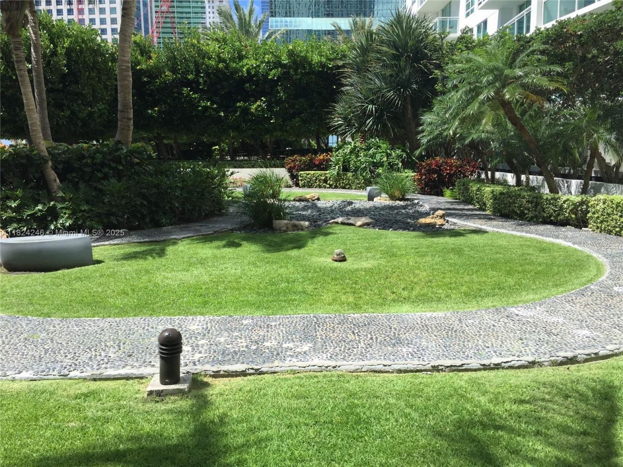 951 Brickell Ave, Unit 3703, Miami, FL 33131 Photo