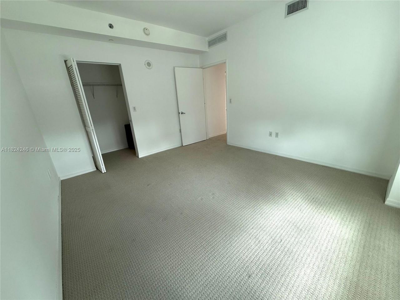 951 Brickell Ave, Unit 3703, Miami, FL 33131 Photo