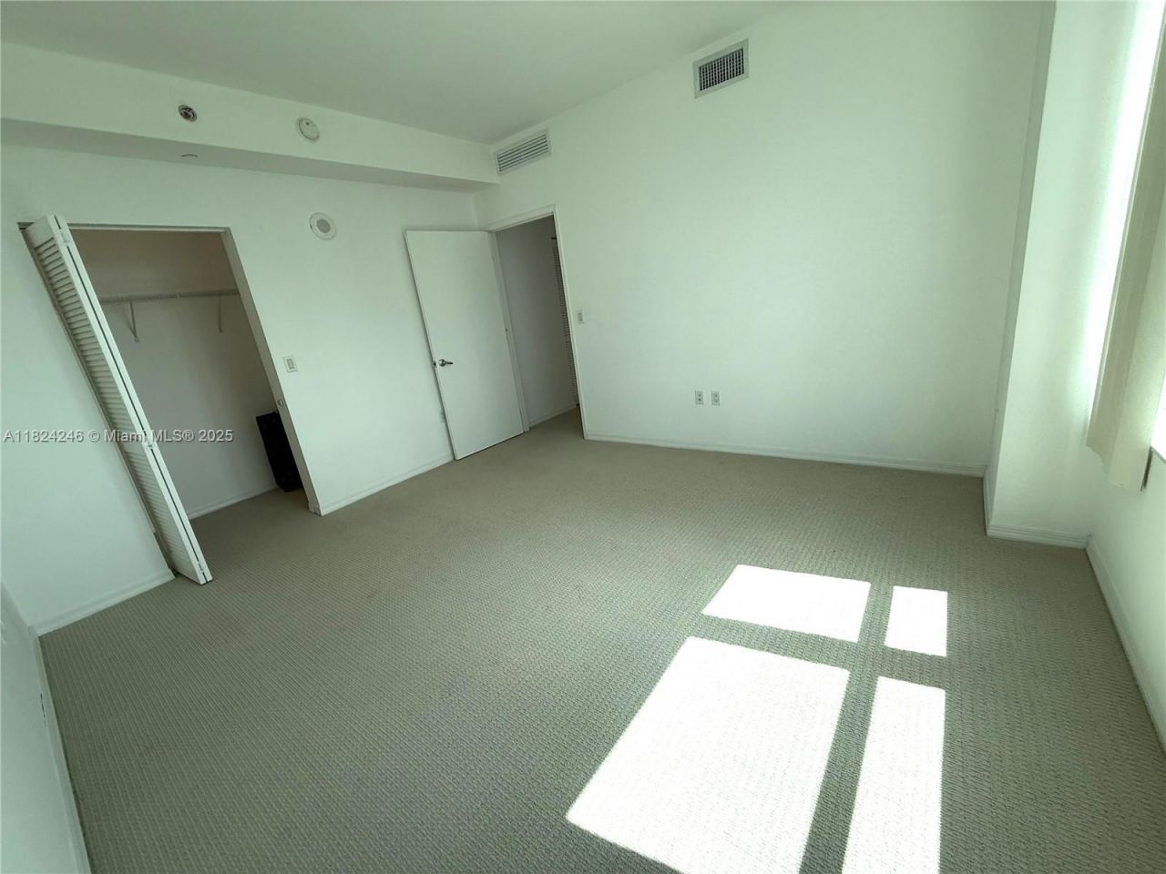 951 Brickell Ave, Unit 3703, Miami, FL 33131 Photo