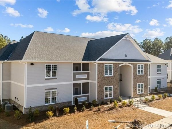 200 Gallery Drive, Unit 101, Spring Lake, NC 28390