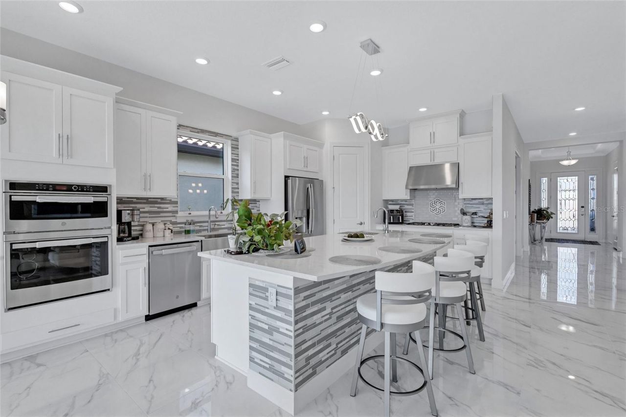 6203 Grandview Hill Court, Bradenton, FL 34203 Photo