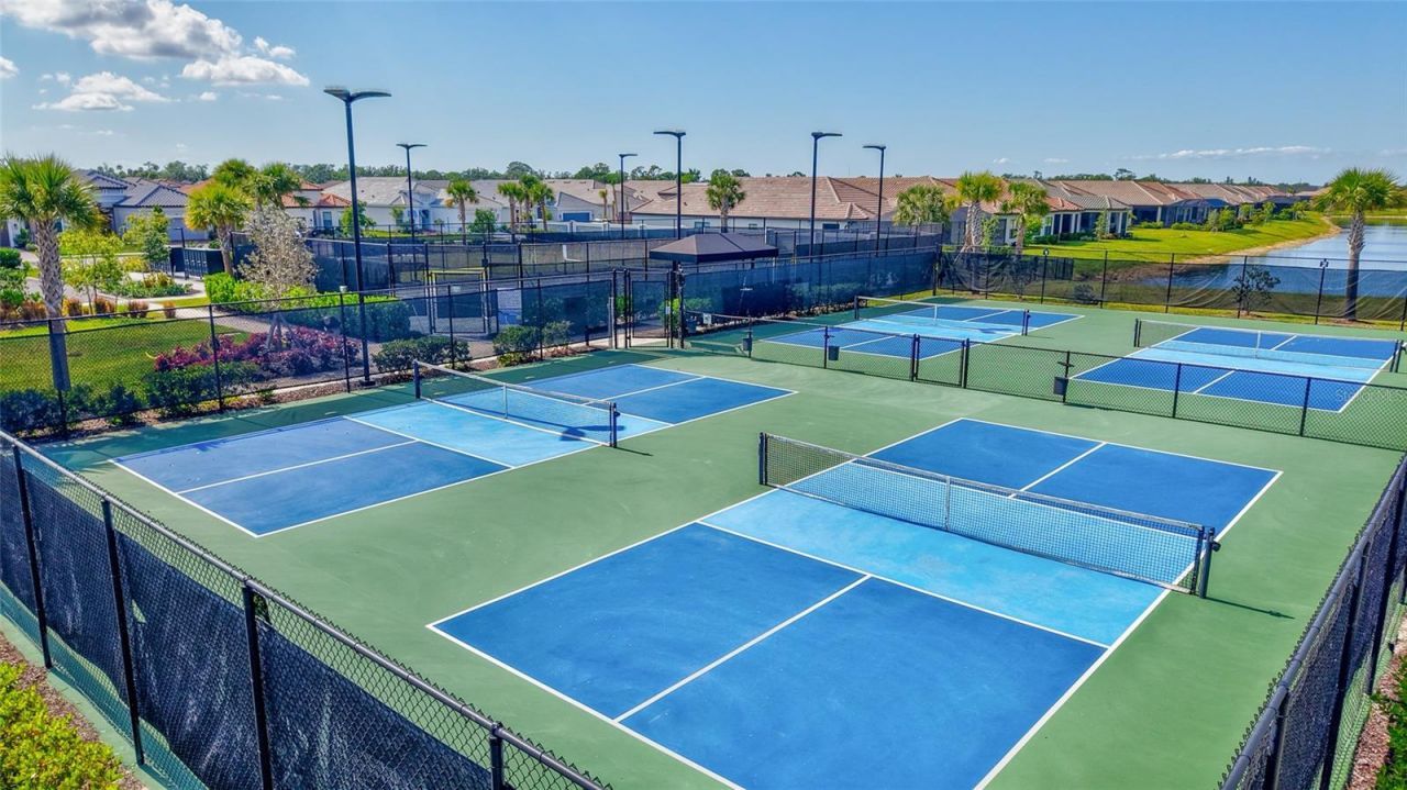 6203 Grandview Hill Court, Bradenton, FL 34203 Photo