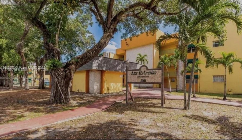 666 W 81st St, Unit 127, Hialeah, FL 33014 Photo