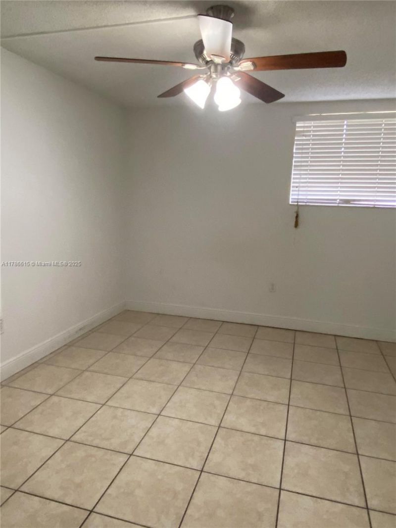 666 W 81st St, Unit 127, Hialeah, FL 33014 Photo