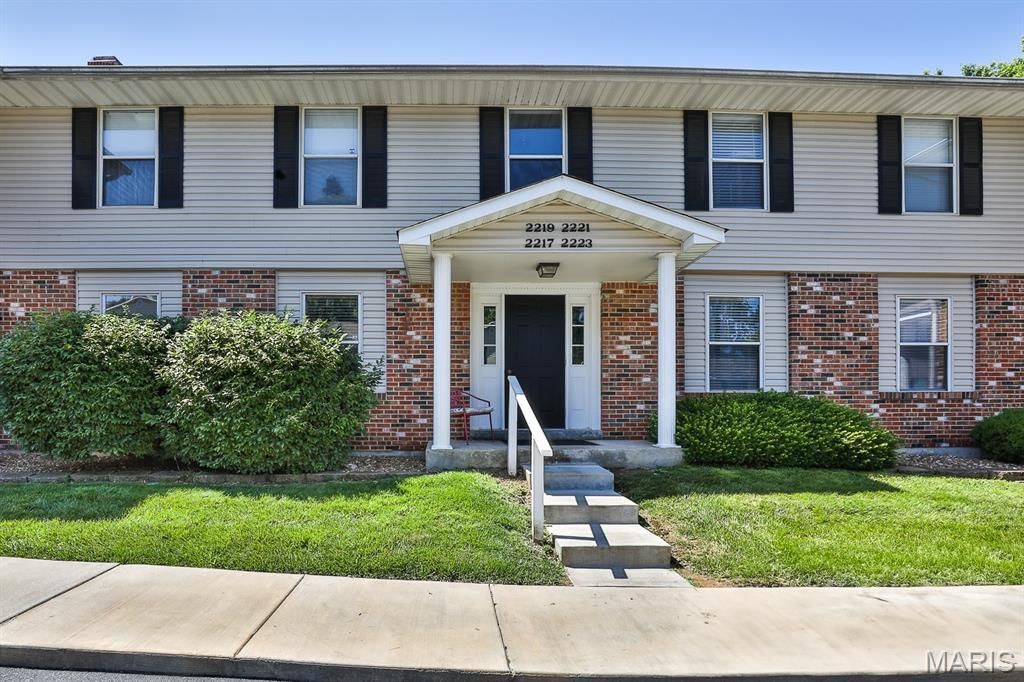 2223 Highland Hill Drive, Unit E, Saint Peters, MO 63376 Main Photo