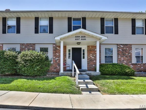 2223 Highland Hill Drive, Unit E, St Peters, MO 63376