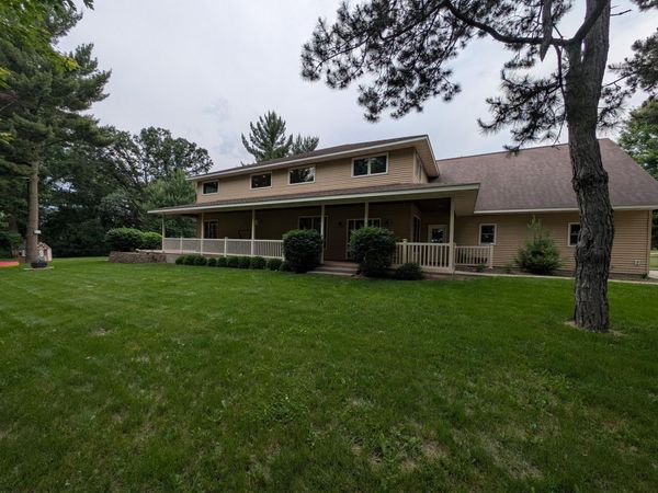 300 Sugarloaf Parkway, Zumbrota, MN 55992