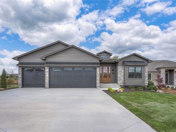 1149 Hummingbird Court, Greenwood, MO 64034