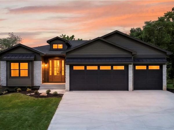 1149 Hummingbird Court, Greenwood, MO 64034
