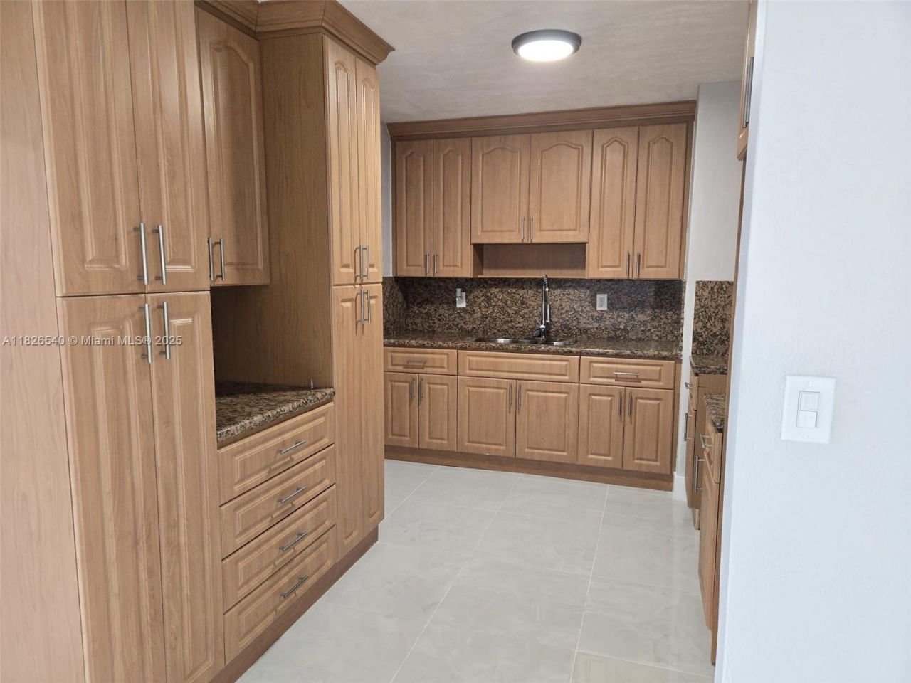 954 W 72nd Pl, Hialeah, FL 33014 Photo