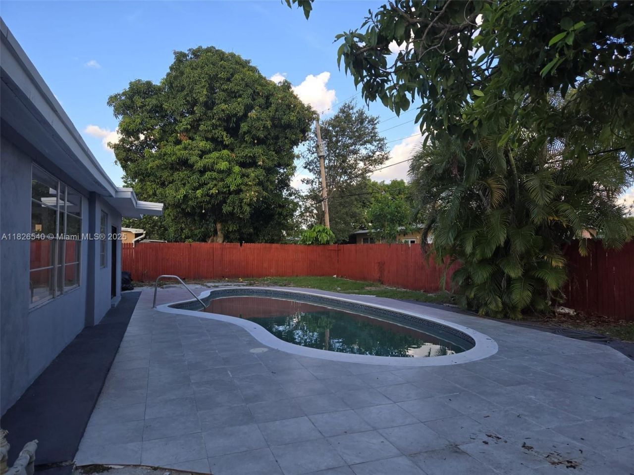 954 W 72nd Pl, Hialeah, FL 33014 Photo