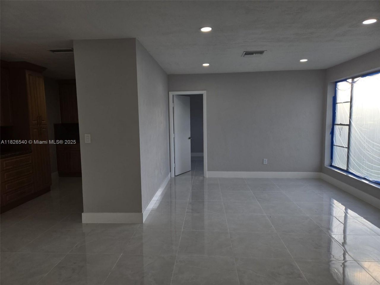 954 W 72nd Pl, Hialeah, FL 33014 Photo