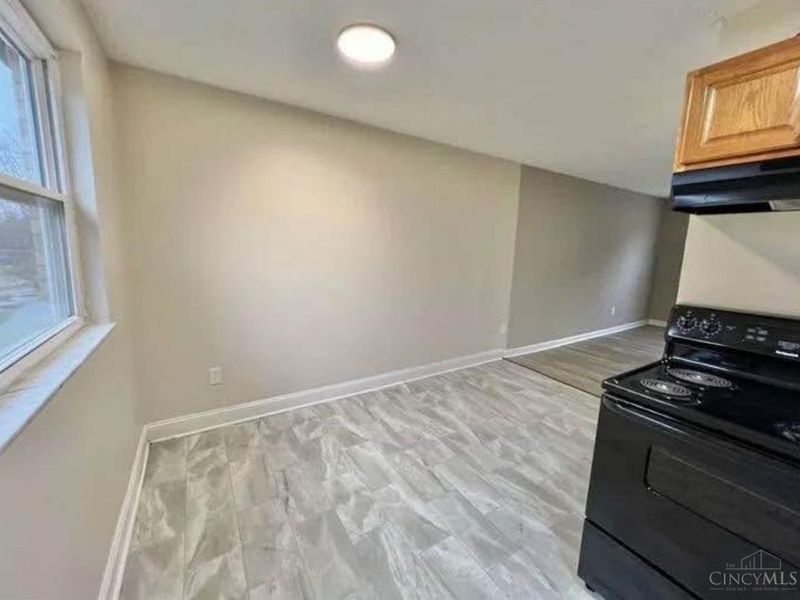 3384 Ninann Court, Cincinnati, OH 45211 Photo 9