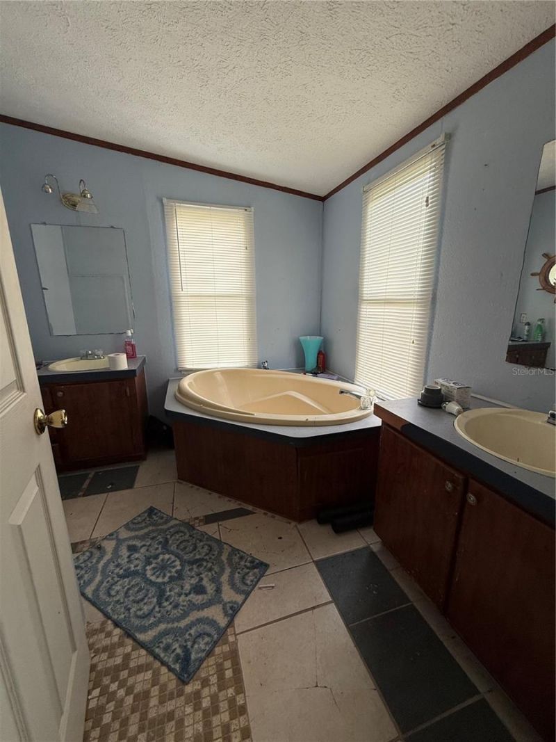 4330 Leisure Lakes Drive, Chipley, FL 32428 Photo