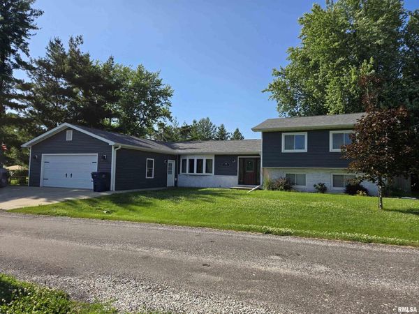 102 CONCH Drive, La Harpe, IL 61450