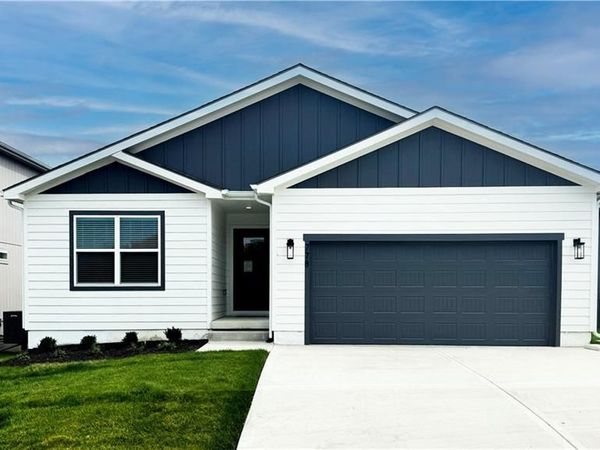 778 Creekmoor Drive, Raymore, MO 64083