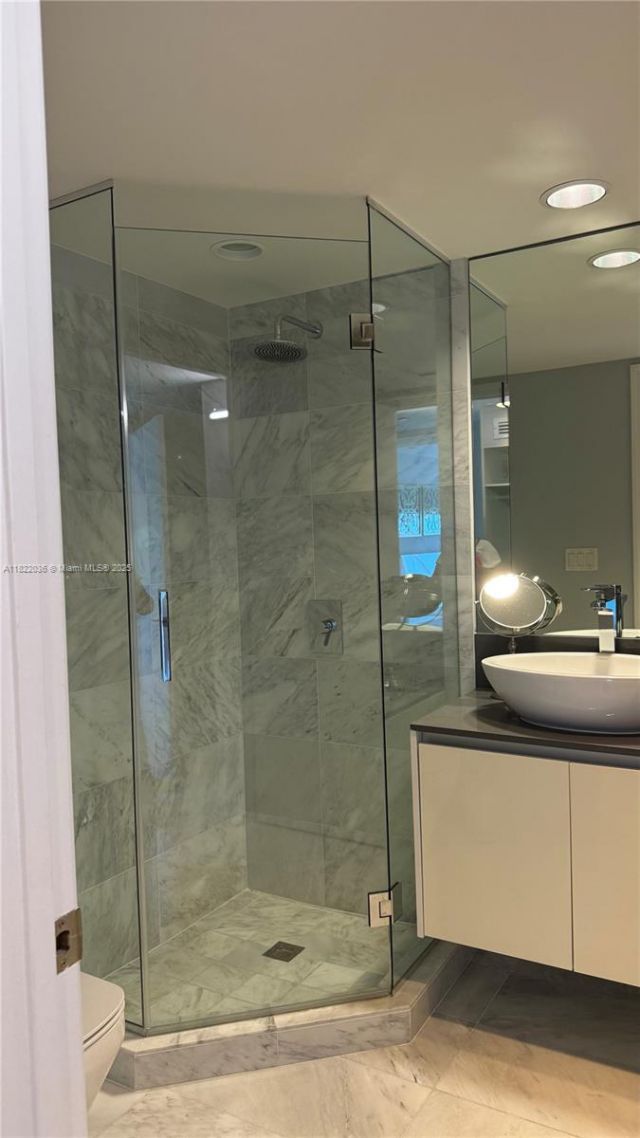 9821 E Bay Harbor Dr, Unit 903, Bay Harbor Islands, FL 33154 Photo