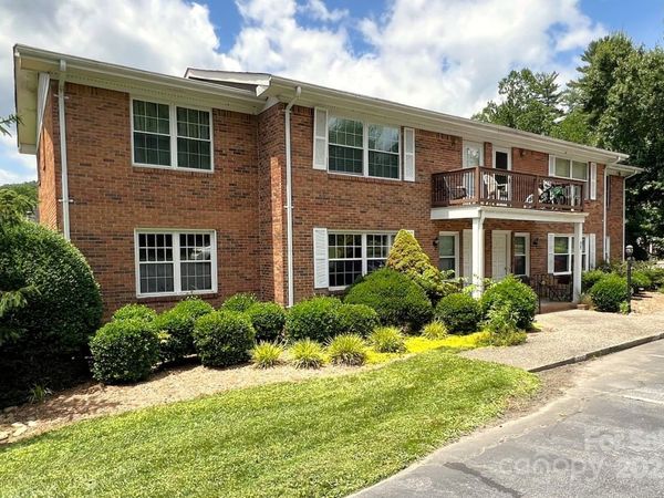 35 Capri Lane, Unit 11-C, Hendersonville, NC 28791