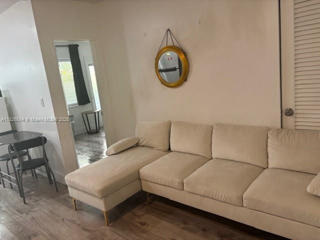 921 Meridian Ave, Unit 2, Miami Beach, FL 33139 Photo