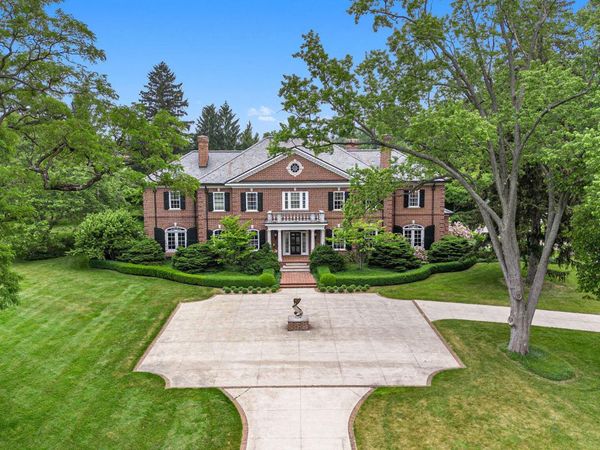 1995 San Lu Rae Drive SE, East Grand Rapids, MI 49506