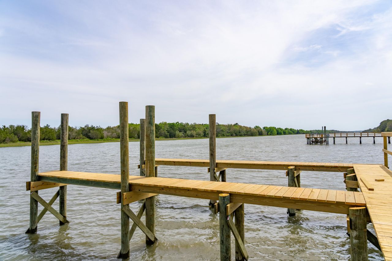 8042 Mariners Landing Photo 6