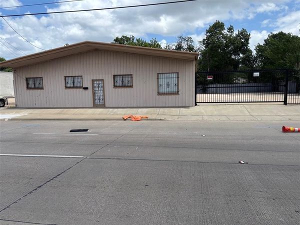 3306 Sylvan Avenue, Dallas, TX 75212