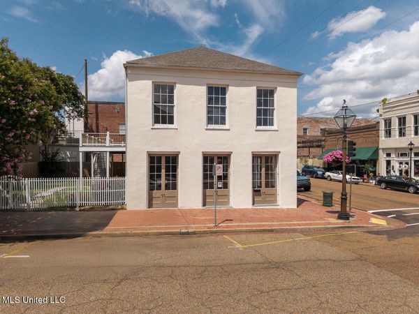 433 Main Street, Natchez, MS 39120