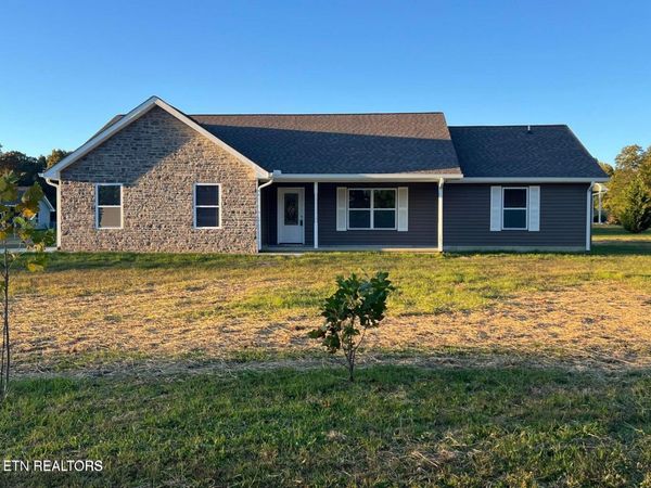 453 Hinch Mountain View Rd, Crossville, TN 38555