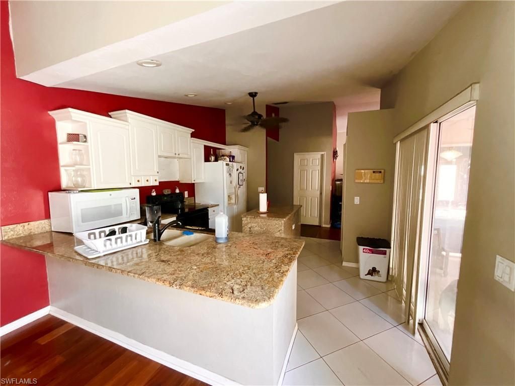 2117 SE 9th Ter, Cape Coral, FL 33990 Photo