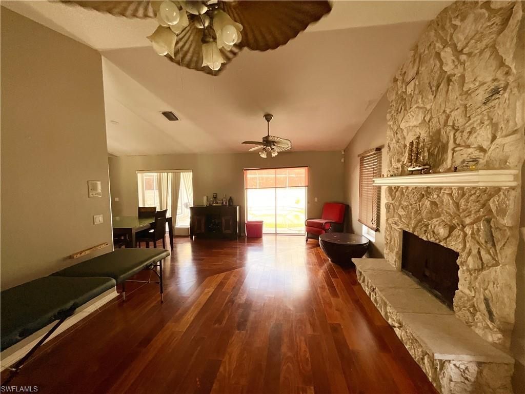 2117 SE 9th Ter, Cape Coral, FL 33990 Photo