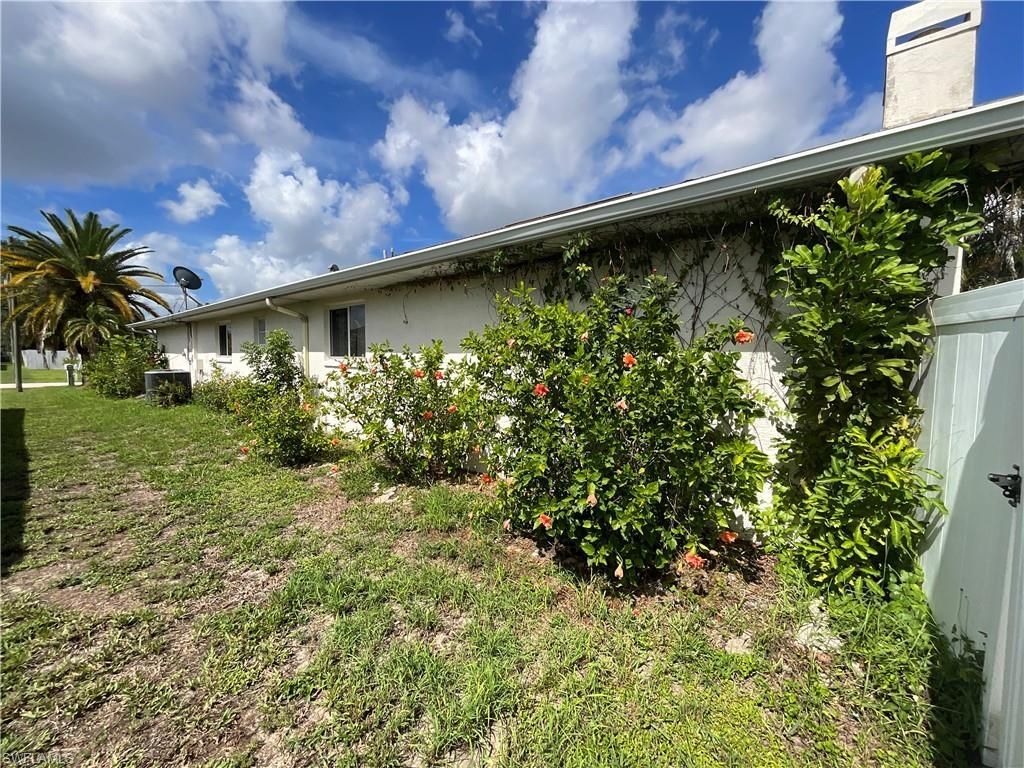 2117 SE 9th Ter, Cape Coral, FL 33990 Photo