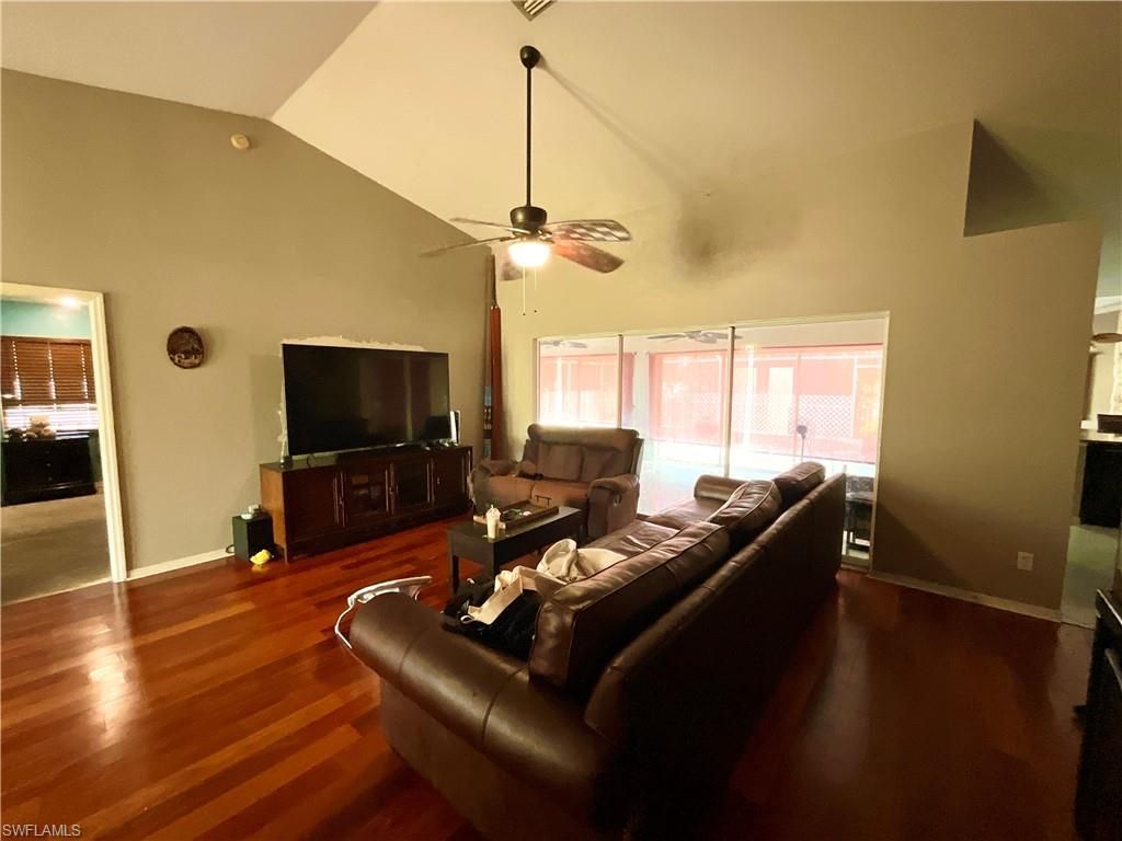 2117 SE 9th Ter, Cape Coral, FL 33990 Photo