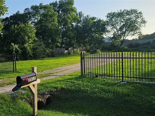2511 Lora Lane, Balch Springs, TX 75180